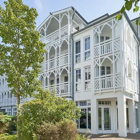 Modern Near Marina *